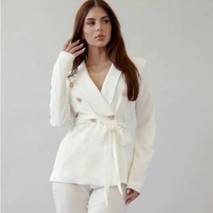 Lightweight, two piece pants suit
